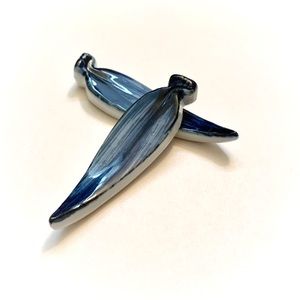 VTG Glazed White Blue Ceramic Leaf Chopstick Rests Set of 2
